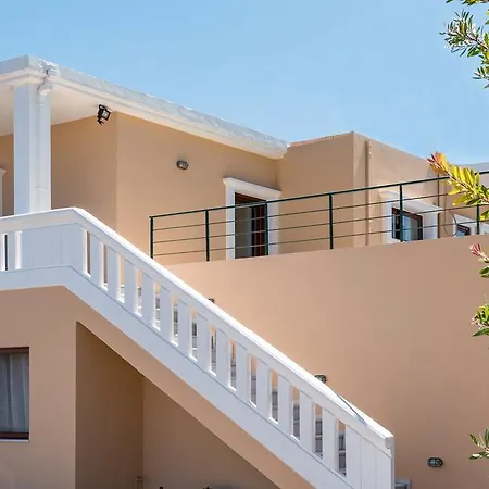 Nikola's Chania * Stalós